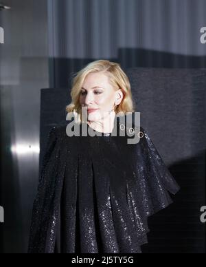 New York, Usa. 25. April 2022. Cate Blanchett kommt auf dem roten Teppich bei der Chaplin Award Gala 47. zu Ehren von Cate Blanchett am Montag, den 25. April 2022, in der Alice Tully Hall, Lincoln Center in New York City an. Foto von John Angelillo/UPI Credit: UPI/Alamy Live News Stockfoto