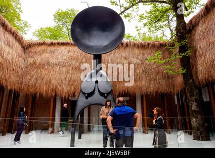 VENEDIG, ITALIEN - April 20: Vereinigte Staaten von Amerika Pavillon: Künstlerin Simone Leigh, Kuratoren: Jill Medvedow und Eva Respini, Biennale Venedig 59. am Apr Stockfoto