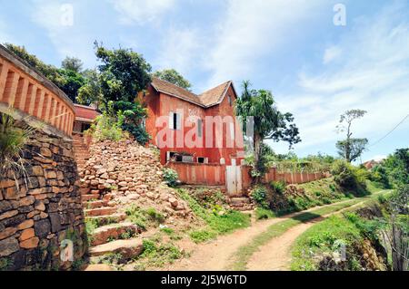 Ambohimanga ist ein Hügel und eine traditionelle befestigte königliche Siedlung (rova) in Madagaskar. Stockfoto