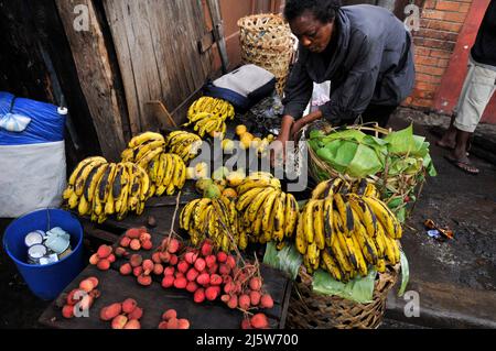 Ein Obsthändler in Antananarivo, Madagaskar. Stockfoto