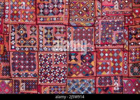 Detail alten bunten Patchwork Teppich im Hintergrund, Indien. Nahaufnahme Stockfoto