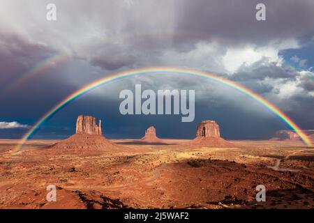 Monument Valley, Arizona Doppel-Regenbogen Stockfoto