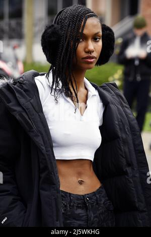 Model Eden Joi - Streetstyle auf der Pariser Fashion Week - Coperni Fashion Show - Saint-Denis - Frankreich Stockfoto