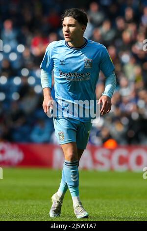 Callum O'Hare von Coventry City während des Sky Bet Championship-Spiels auf den Hawthorns, West Bromwich. Bilddatum: Samstag, 23. April 2022. Stockfoto