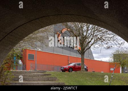 Saturn Arena in Ingolstadt an einem bewölkten Frühlingstag Stockfoto