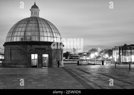 Greenwich Foot Tunnel South Glazed Dome, Greenwich, London Stockfoto