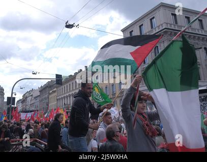 Feierlichkeiten Zum Tag Der Befreiung In Mailand, Italien - 25 Apr 2022 Stockfoto