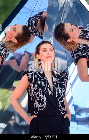 London, Großbritannien. 26. April 2022. Elizabeth Olsen besucht einen Doktor Strange in der Multiverse of Madness Fotozelle, am Trafalgar Square, London. Bilddatum: Dienstag, 26. April 2022. Bildnachweis sollte lauten: Matt Crossick/Empics/Alamy Live News Stockfoto