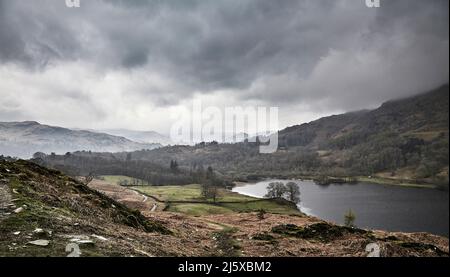 River Rothay, Lake District, von der Hügelseite in der Nähe der Rydal Cave gesehen Stockfoto