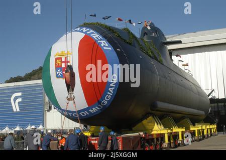 Start des U-Bootes Scirè für die italienische Marine auf den Fincantieri-Werften von Muggiano (La Spezia) Stockfoto