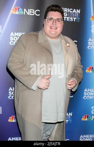 Universal City, USA. 25. April 2022. LOS ANGELES - APR 25: Jordan Smith beim AmericaÕs Song Contest Halbfinale Red Carpet in den Universal Studios am 25. April 2022 in Universal City, CA (Foto von Katrina Jordan/Sipa USA) Quelle: SIPA USA/Alamy Live News Stockfoto