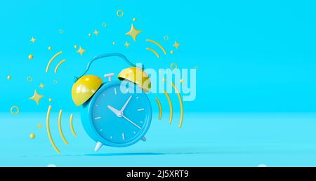Blauer Wecker mit gelben Sternen auf blauem Hintergrund. Retro-Design Stockfoto