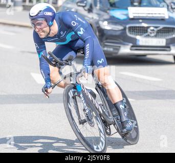 Lausanne Schweiz, 04/26/2022: Mathiew Holmes aus Großbritannien ist während des Prologs der Romandie-Tour 2022 im Einsatz. Kredit: Eric Dubost/Alamy Live Nachrichten. Stockfoto