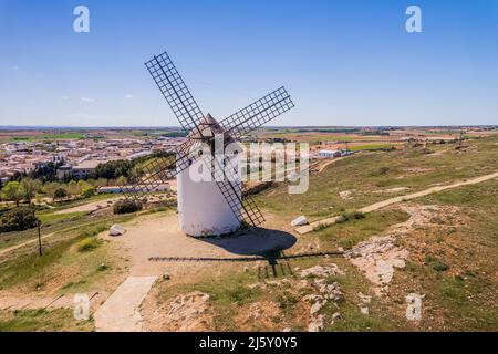 Typische Windmühle, Mota del Cuervo, Castilla-La Mancha, Spanien Stockfoto