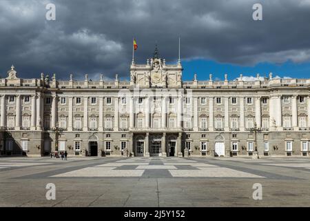 Fassade des Palacio Real (Königlicher Palast) in Madrid, Spanien Stockfoto