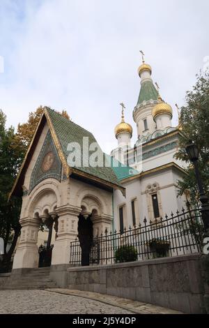 Die schöne russische Kirche in Sofia, die Kirche des heiligen Nikolaus des Wundertäters, Bulgarien 2021 Stockfoto