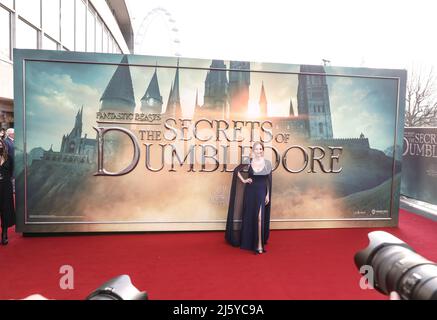 Foto muss gutgeschrieben werden ©Alpha Press 085001 29/03/2022 JK Rowling bei den Fantastic Beasts The Secrets of Dumbledore Weltpremiere in der Royal Festival Hall in London Stockfoto