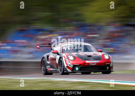 Imola, Italien. 23. April 2022. #11 Clement Mateu (F, CLRT), Porsche Mobil 1 Supercup beim Autodromo Enzo e Dino Ferrari am 23. April 2022 in Imola, Italien. (Foto von HIGH TWO) Quelle: dpa/Alamy Live News Stockfoto