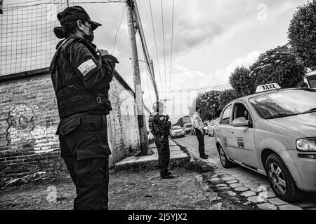 Polizeikontrolle in Ecuador, Tulcan, illegale Einwanderung, Südamerika Stockfoto