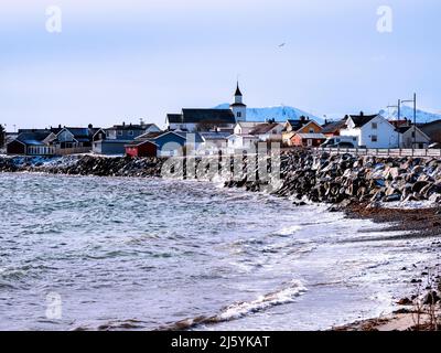 Andenes Dorf und Strandpromenade in Vesteralen, Norwegen Stockfoto