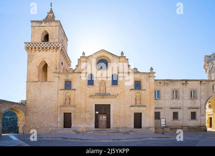 Die Kirche San Pietro Caveoso (San Pietro e Paolo) und der Platz San Pietro (piazza) in Miera. Basilicata; Italien. Stockfoto