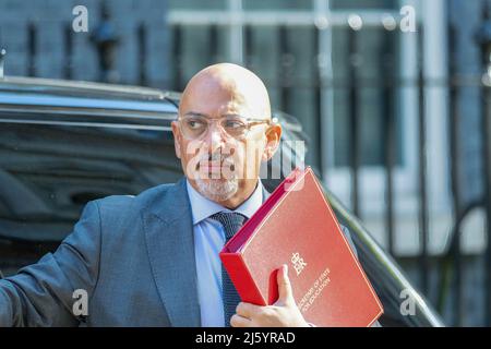 VEREINIGTES KÖNIGREICH. 26. April 2022. Nadhim Zahawi, Bildungsminister, trifft auf eine Kabinettssitzung in der Downing Street 10 in London ein. Kredit: SOPA Images Limited/Alamy Live Nachrichten Stockfoto