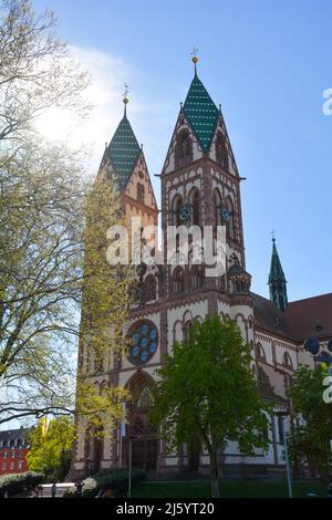 Außenansicht der Herz-Jesu-Kirche in Freiburg im Breisgau, Deutschland, Europa Stockfoto