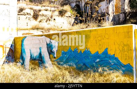 Wandbild mit weißem Bären an der Wand im Parque de las Palmas, Granada, Spanien, Europa Stockfoto