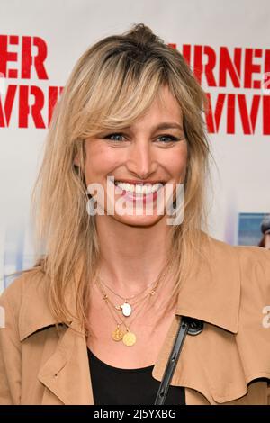 Frankreich. 25. April 2022. Pauline Lefevre bei der Vorschau des Dokumentarfilms über Claude Lelouch: Tourner pour vivre, am 25. April 2022 im Kino des Cineastes in Paris, Frankreich. (Foto: Lionel Urman/Sipa USA) Quelle: SIPA USA/Alamy Live News Stockfoto