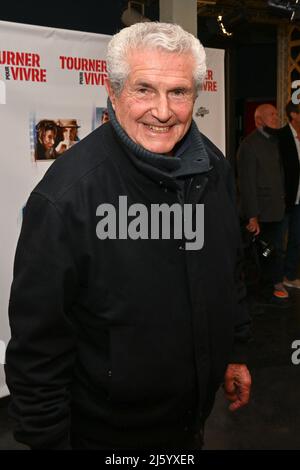 Frankreich. 25. April 2022. Claude Lelouch bei der Vorschau des Dokumentarfilms über Claude Lelouch: Tourner pour vivre, am 25. April 2022 im Kino des Cineastes in Paris, Frankreich. (Foto: Lionel Urman/Sipa USA) Quelle: SIPA USA/Alamy Live News Stockfoto