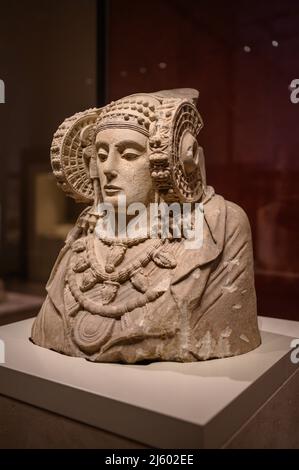 Die Dame von Elx oder die Dame von Elche, iberische Büste aus Kalkstein. Das Nationale Archäologische Museum (MAN), das eines der wichtigsten der Welt beherbergt Stockfoto