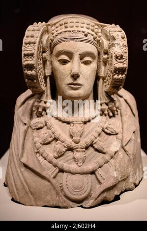 Die Dame von Elx oder die Dame von Elche, iberische Büste aus Kalkstein. Das Nationale Archäologische Museum (MAN), das eines der wichtigsten der Welt beherbergt Stockfoto