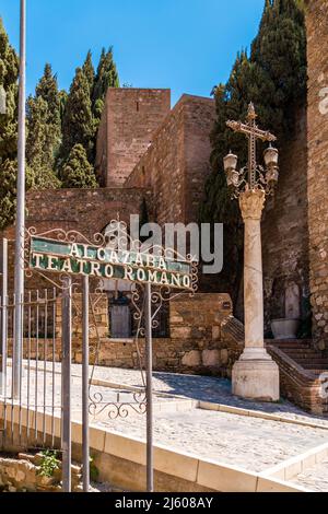 Die Alcazaba ist eine palastartige Festung in Málaga, Spanien. Es wurde von der Hammudid-Dynastie im frühen 11.. Jahrhundert erbaut. Stockfoto