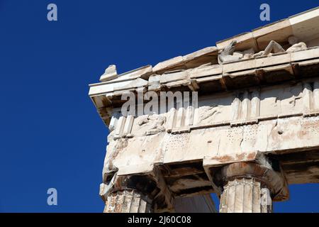 Akropolis Parthenon Tempel Detail in Athen, Griechenland. Die Akropolis ist eine alte Zitadelle, die sich auf einem Felsvorsprung über der Stadt Athen befindet. Stockfoto