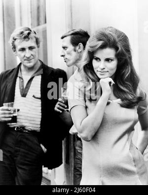 Raquel Welch, am Set des britischen Films, 'Bedazzled', 20. Century-Fox, 1967 Stockfoto