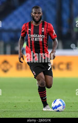 Rom, Italien. 24. April 2022. Franck Jessie von AC Mailand während der Serie Ein Spiel zwischen SS Lazio und AC Mailand im Stadio Olimpico, Rom, Italien am 24. April 2022. Kredit: Giuseppe Maffia/Alamy Live Nachrichten Stockfoto