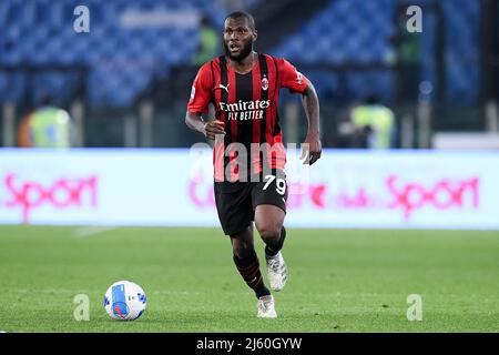 Rom, Italien. 24. April 2022. Franck Jessie von AC Mailand während der Serie Ein Spiel zwischen SS Lazio und AC Mailand im Stadio Olimpico, Rom, Italien am 24. April 2022. Kredit: Giuseppe Maffia/Alamy Live Nachrichten Stockfoto