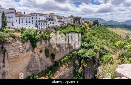 Die Schlucht 'El Tajo' und die Neustadt 'El Mercadillo', Ronda, Andalusien, Spanien. Stockfoto