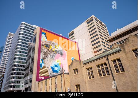 Calgary, Alberta - 24. April 2022: Wunderschönes Wandgemälde im Stadtzentrum von Calgary. Stockfoto