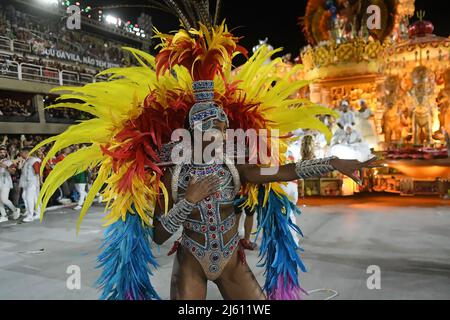 Rio de Janeiro,Brasilien,24. April 2022.Grande Rio Samba Schule, der Sondergruppe, während des Karnevals in der Stadt Rio de Janeiro. Stockfoto