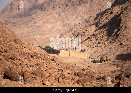 Das Katharinenkloster befindet sich in der Wüste der Sinai-Halbinsel in Ägypten am Fuße des Berges Moses Stockfoto