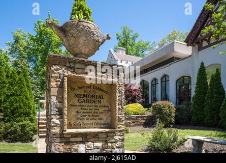 Dr. Samuel Goldman Memorial Garden im Callanwolde Fine Arts Center im Druid Hills-Viertel von Atlanta, Georgia. (USA) Stockfoto