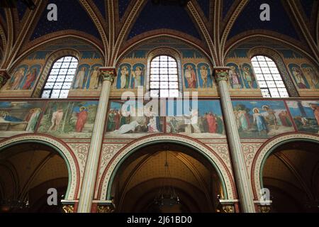 Wandmalereien des französischen Malers Jean-Hippolyte Flandrin (1856-1863) im Hauptschiff der Kirche Saint-Germain-des-Prés in Paris, Frankreich. Stockfoto