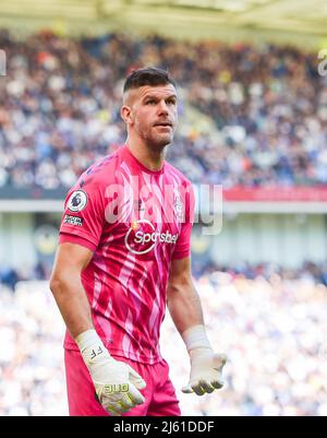 Fraser Forster aus Southampton während des Premier League-Spiels zwischen Brighton und Hove Albion und Southampton im American Express Community Stadium, Brighton, Großbritannien - 24.. April 2022 - nur für redaktionelle Verwendung. Keine Verkaufsförderung. Für Football-Bilder gelten Einschränkungen für FA und Premier League. Keine Nutzung des Internets/Handys ohne FAPL-Lizenz - für Details wenden Sie sich an Football Dataco Stockfoto
