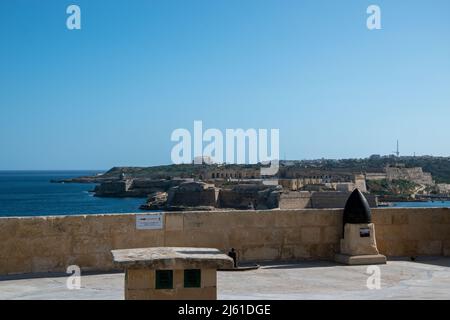 Reste einer italienischen 2000 kg Bombennase fielen am 11. Juni 1940 auf den Cavalier von Fort St. Elmo. Fort Saint Elmo ist ein Star Fort in Valletta Malta Stockfoto