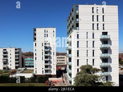 Architektonischer Komplex von neuen Wohngebäuden in Bologna. Italien. Stockfoto