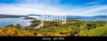 Malerische Aussicht auf die Brücke, die zur Isle of Skye führt Stockfoto