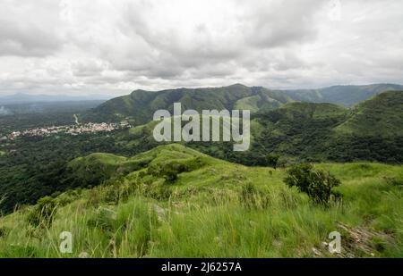 Ho District, Volta Region. Auf einer Wanderung zum Upper Wli Waterfall. Stockfoto