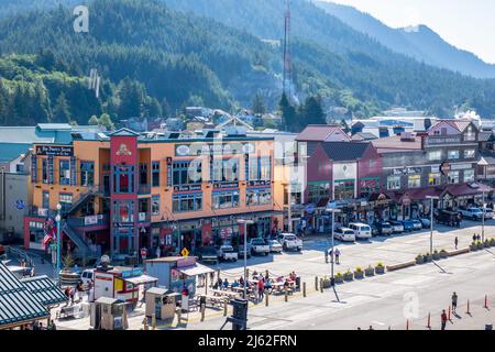 Touristenläden Und Restaurants An Der Front Street Ketchikan Alaska Stockfoto