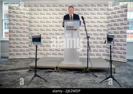 Lord Frost, ehemaliger Brexit-Minister und Chefunterhändler des Vereinigten Königreichs, hält einen Policy Exchange Talk mit dem Titel „The Northern Ireland Protocol: How we got here - and what should happen now?“ Bei 1 Old Queen Street, London. Bilddatum: Mittwoch, 27. April 2022. Stockfoto